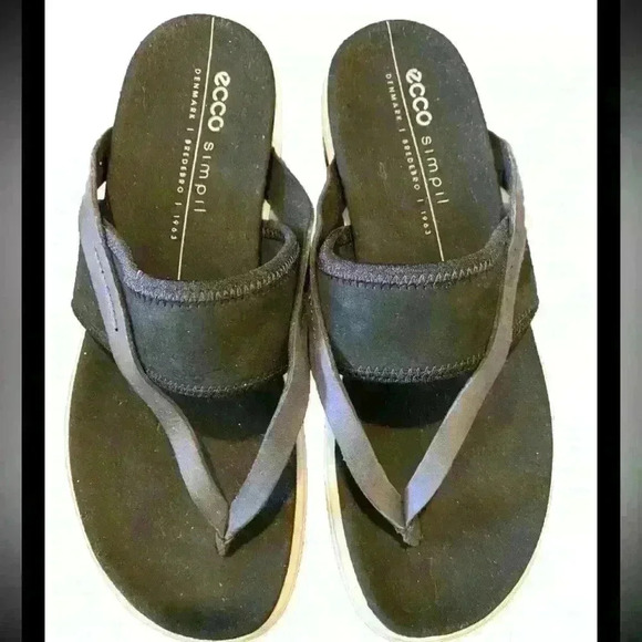 ECCO  Simpil Black Sandals Thong Sandals Women Size EU 38 US 8.5-9 - Picture 1 of 4